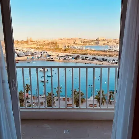 Seafront B * Gzira